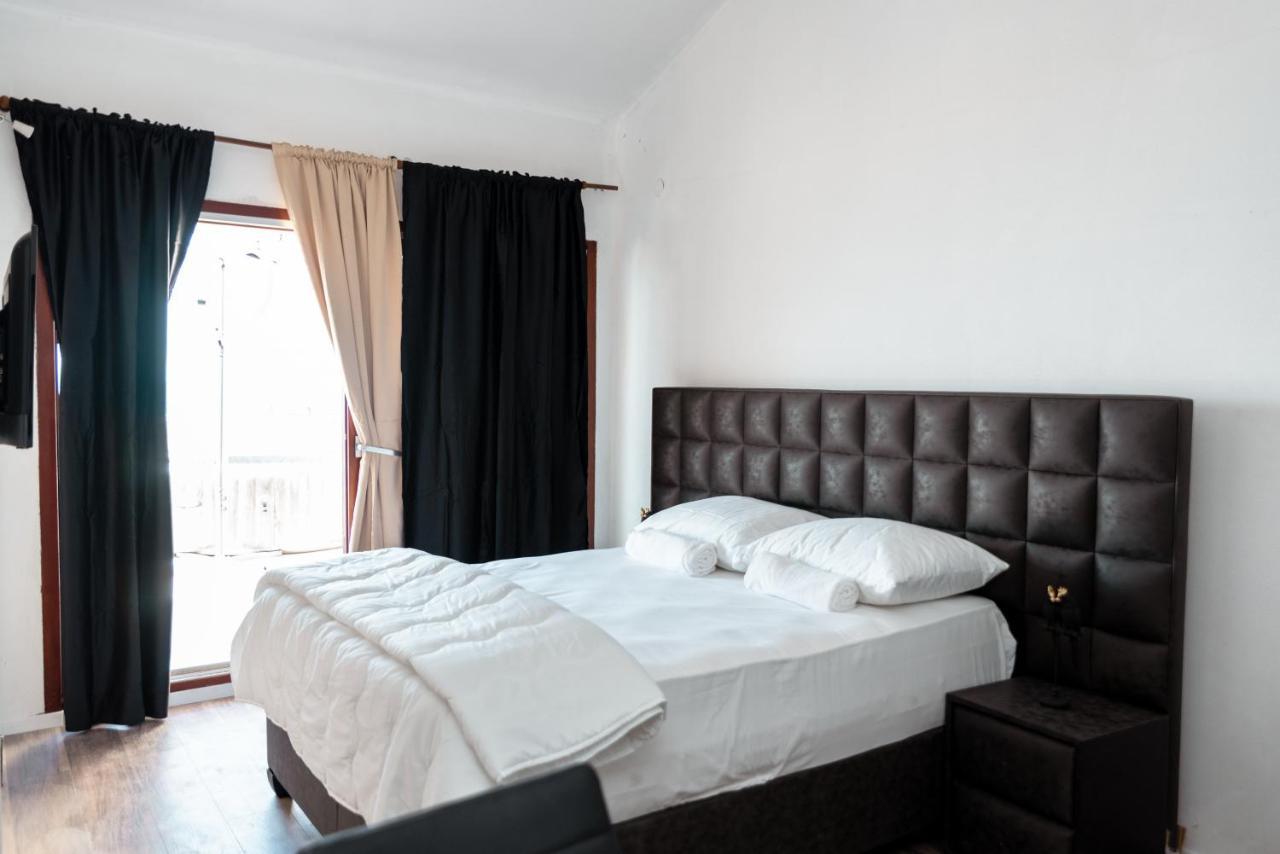 Summer Apartment , 4 Rooms, Sea View With Jacuzzi Podstrana Kültér fotó