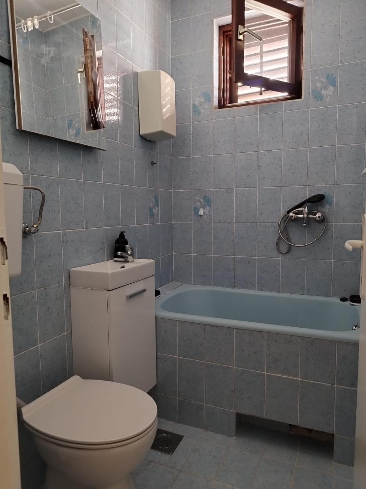 Summer Apartment , 4 Rooms, Sea View With Jacuzzi Podstrana Kültér fotó
